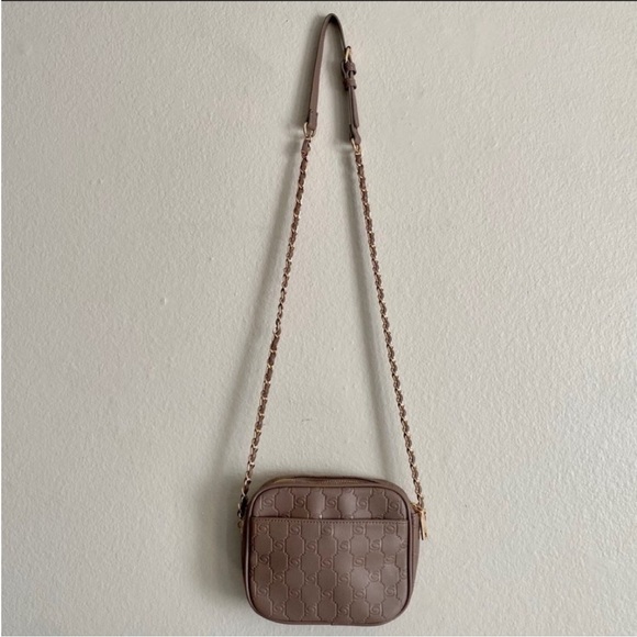 Bebe Light Brown /Tan Signature Print Chain Crossbody Bag✨ - Picture 3 of 9